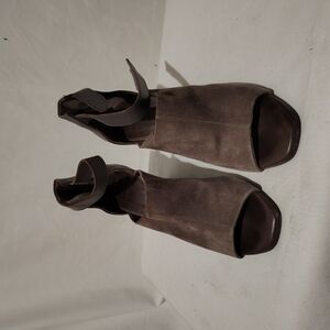 Coclico taupe, suede, heels, ankle strap, hook and loop connecter, size 39 (EUR)